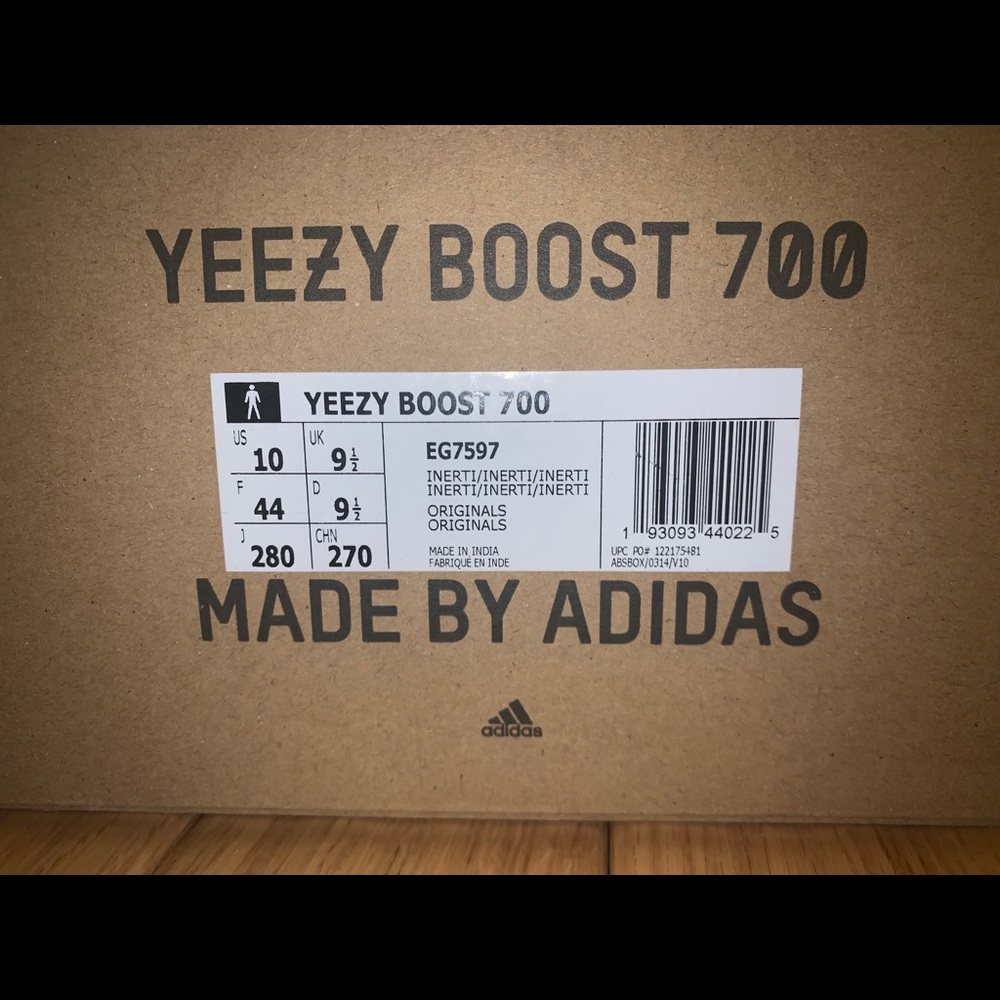 Yeezy Adidas 700 interior